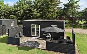 Amazing Apartment In Vaeggerlose With Kitchenette