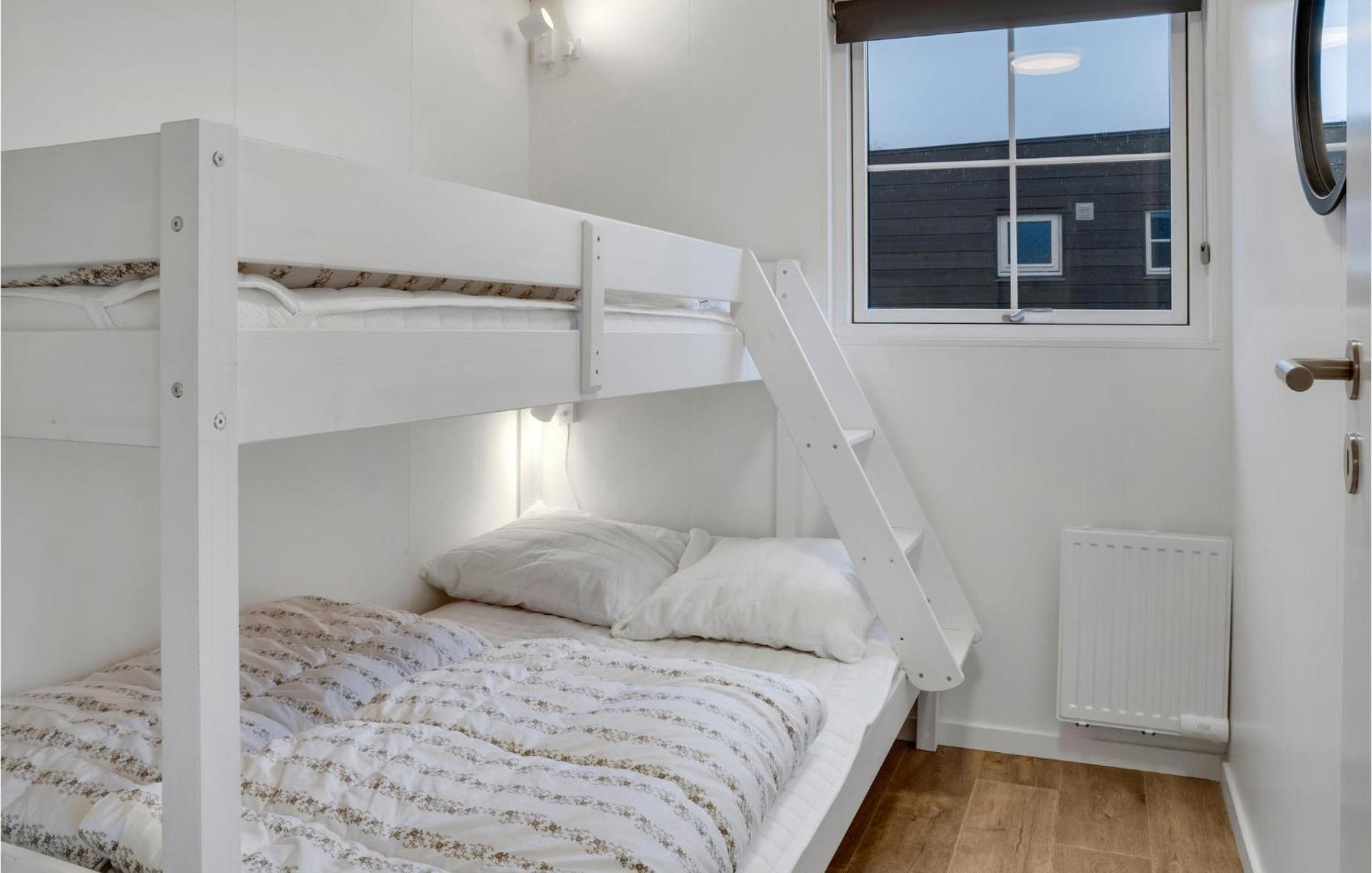 Amazing Apartment In Vaeggerlose With Kitchenette Bøtø By Eksteriør billede