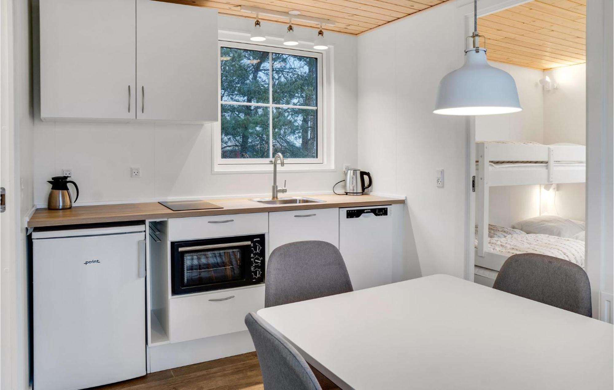 Amazing Apartment In Vaeggerlose With Kitchenette Bøtø By Eksteriør billede