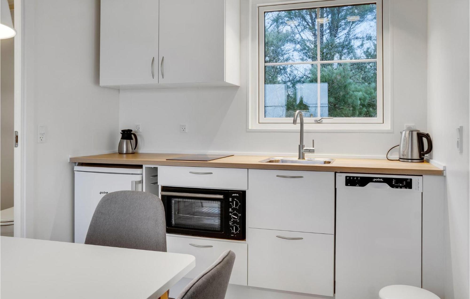 Amazing Apartment In Vaeggerlose With Kitchenette Bøtø By Eksteriør billede